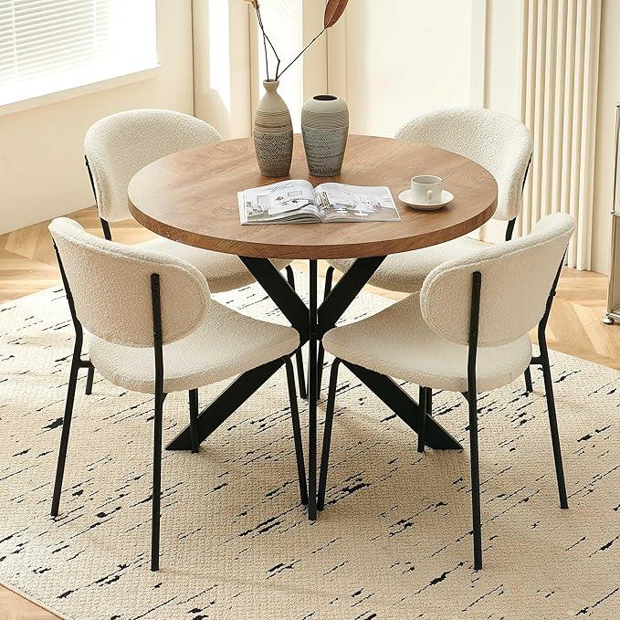 Mesa para risadas e pizza