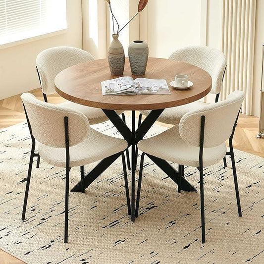 Mesa para risadas e pizza